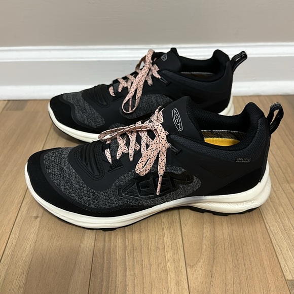 KEEN Women's Terradora Flex WP Hiking Shoes - Black/Peachy - Picture 3 of 10